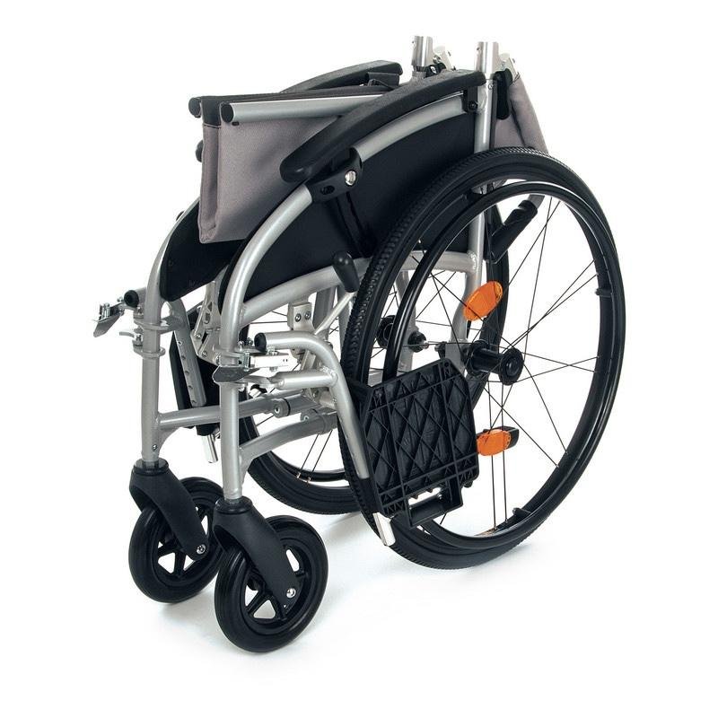 Invalidní vozík odlehčený 358-23—Šířka sedu 46cm