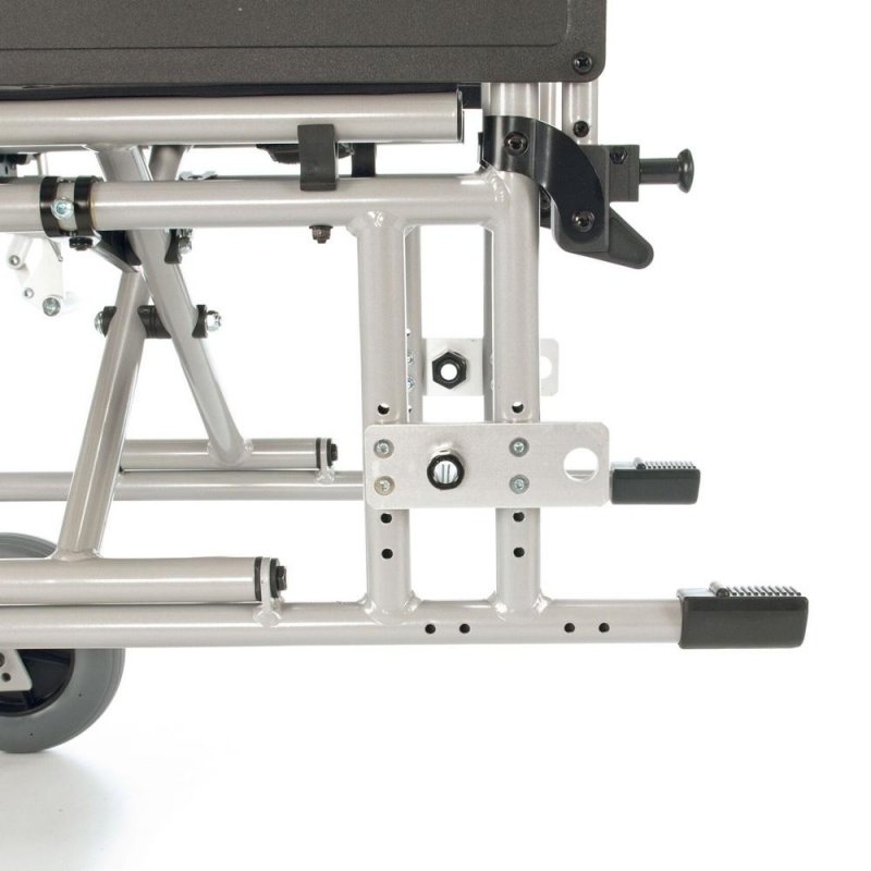 Invalidní vozík odlehčený 348-23—Šířka sedu 40cm