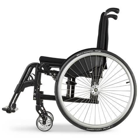 Odlehčený invalidní vozík Meyra Avanti UNI 1.736—Šířka sedu 38-46cm