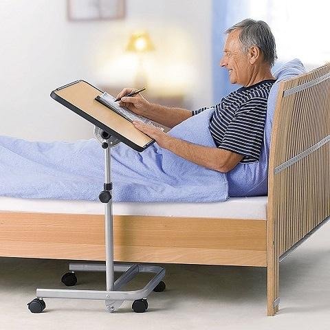 Pojízdný stolek RFM—Hnědý