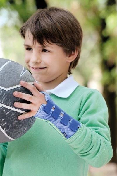 Zápěstní bandáž se stabili. dlahou Manumed Kidz—Velikost 3, Levá