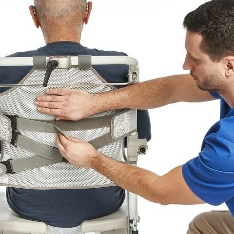 Polohovací toaletní křeslo Etac Swift Mobil 2—Polohovatelné sprchové a toaletní křeslo