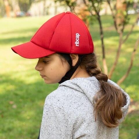 Ochranná přilba Ribcap Baseball Cap—Velikost dětská, barva červená