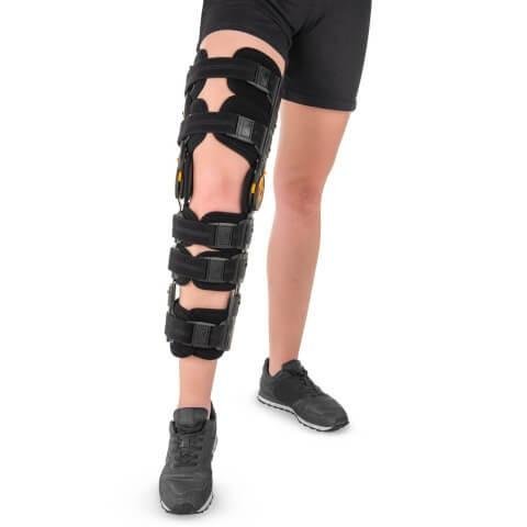 Lehká pooperační kolenní ortéza RUSH Qmed—Velikost UNI