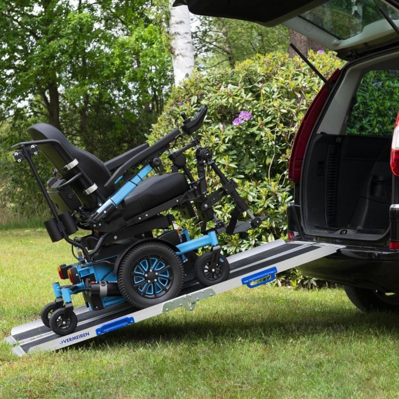 Nájezdová rampa 692—Rozkládací hliníková rampa