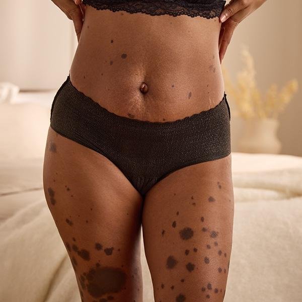 TENA Silhouette Plus Low Waist Black M—Kalhotky absorpční natahovací s boky 12 ks