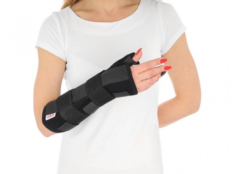 Ortéza zápěstí s fix. palcem AT53084 - Levá—Velikost 2