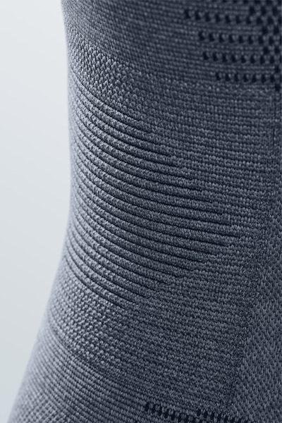 Kolenní bandáž se silikonovou pelotou Genumedi—Velikost IX, stříbrná