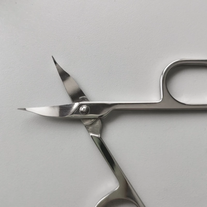 156 Nůžky manikúrní univerzální zahnuté