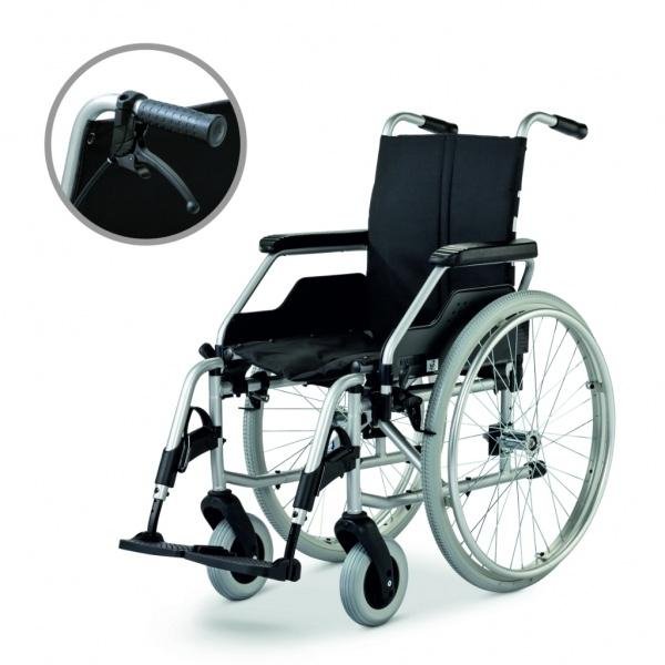 Odlehčený invalidní vozík Meyra Format 3.940—S brzdami pro doprovod, šířka sedu 48cm