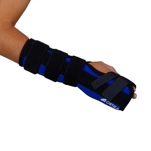 Ortika ortéza zápěstí rigidní OR 26 - L pravá—Jednodílná ortéza k rigidní fixaci zápěstí pevná dlaha