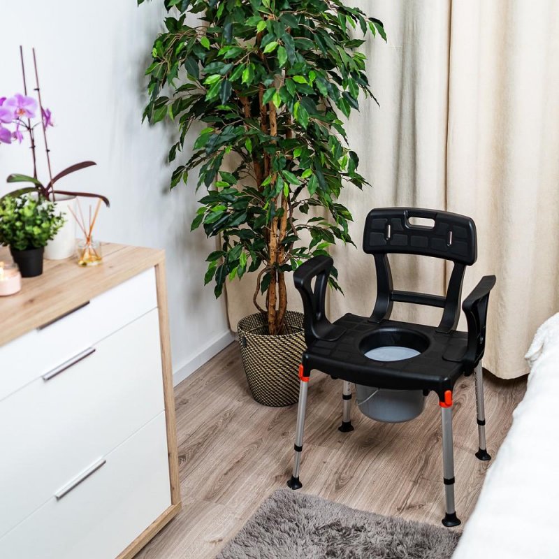 Toaletní židle 4v1 EH-BCMDBA - Černá—S madly a opěrkou