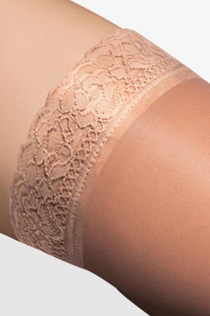 Stehenní punčochy s krajkou RELAX BASIC—Velikost L, barva tmavě tělová