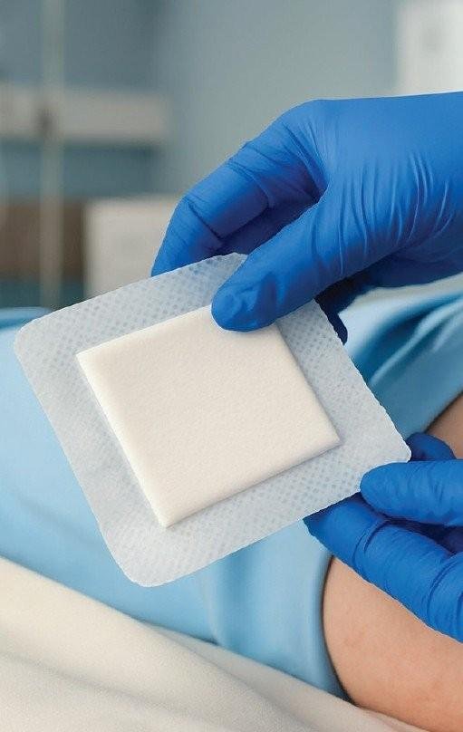 Clevesil border - 10 x 10 cm—Obvaz z polyuretanové pěny se silikonovým rozhraním a okrajem, 10 ks