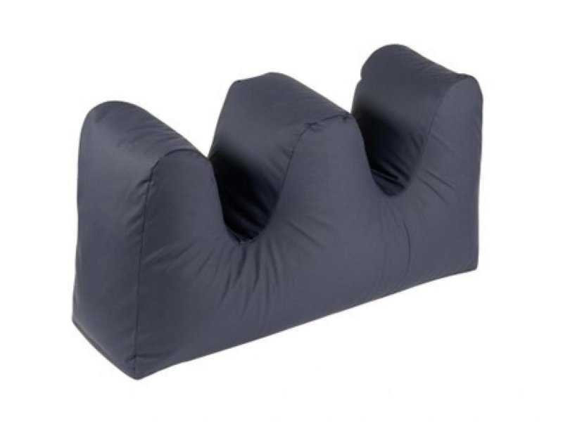 Podložka ve tvaru W—65 x 35 cm