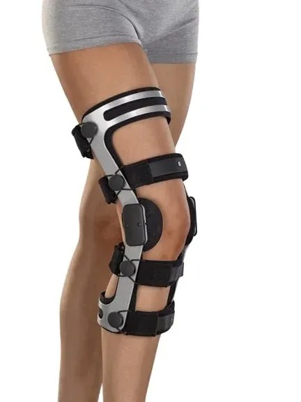 Ortex ortéza kolenního kloubu 01C - S pravá—Ortéza kolenního kloubu s pevným rámem pro limitovaný pohyb