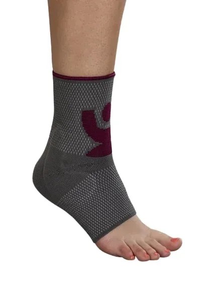 Ortex bandáž hlezenního kloubu 06E - XL pravá—Úpletová bandáž hlezenního kloubu se silikonovými vložkami