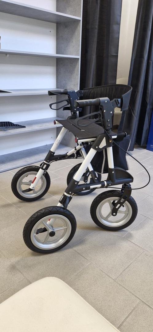 Chodítko čtyřkolové AT51031—Skládací