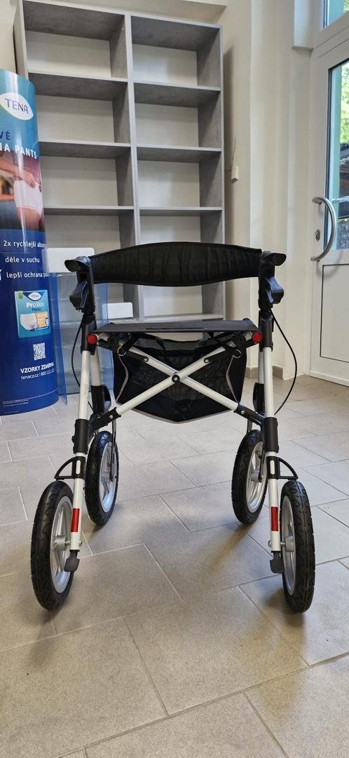 Chodítko čtyřkolové AT51031—Skládací