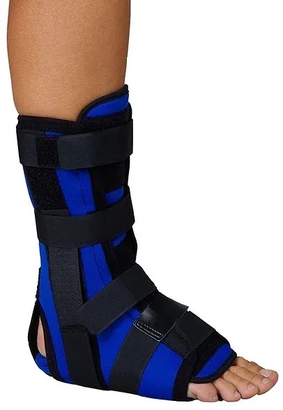 Ortéza hlezenního kloubu AT04205 - S—S dlahami