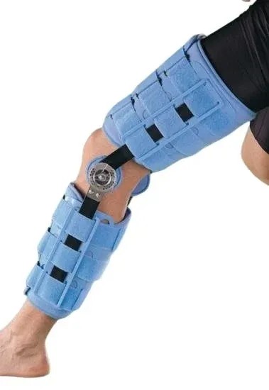 Ortéza kolenní 4039-26 UNI—Dlouhá s nastavitelným kloubem