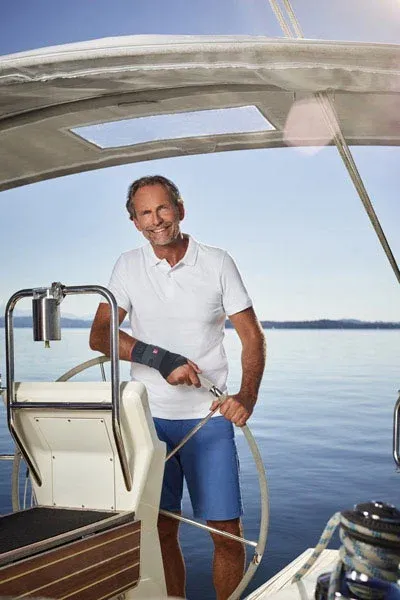 Bandáž zápěstí s dlahou Manumed active—Velikost II, stříbrná, levá