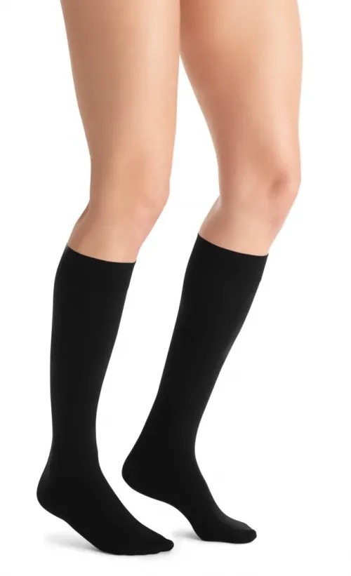Kompresní lýtkové punčochy JOBST Opaque - IV—Běžná délka, černá barva, se špicí