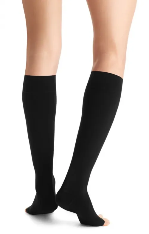 Kompresní lýtkové punčochy JOBST Opaque - VI—Běžná délka, černá barva, bez špice