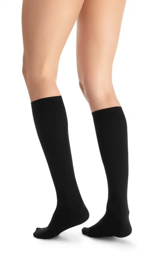Kompresní lýtkové punčochy JOBST Opaque - V—Běžná délka, černá barva, se špicí