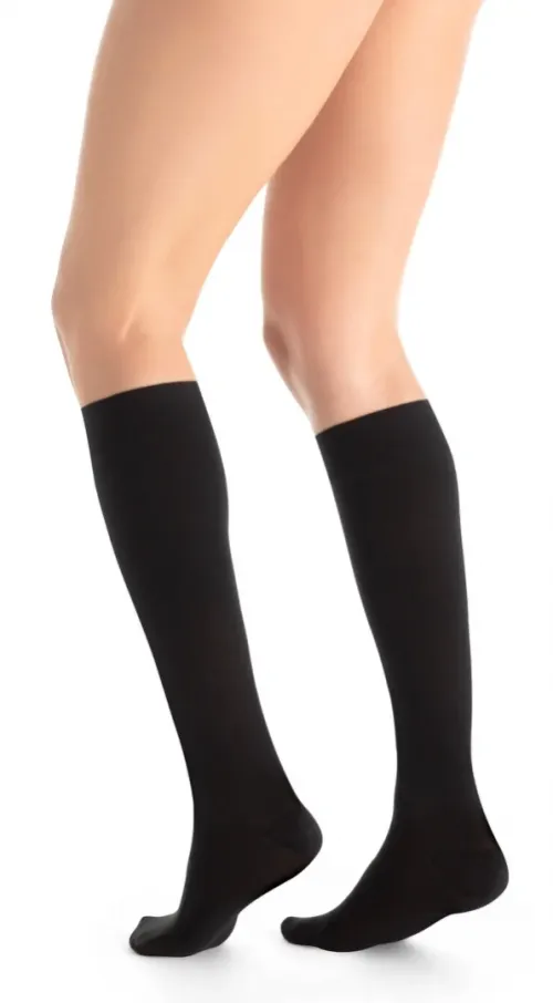 Kompresní lýtkové punčochy JOBST Ultra Sheer -III—Běžná délka, černá barva, se špicí
