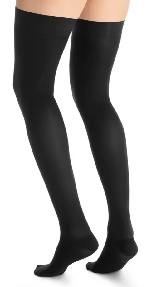 Kompresní stehenní punč. JOBST Ultra Sheer - II—Běžná délka, černá barva, se špicí