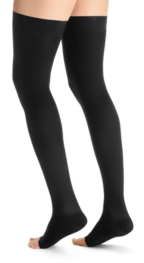 Kompresní stehenní punč. JOBST Ultra Sheer - III—Běžná délka, černá barva, bez špice