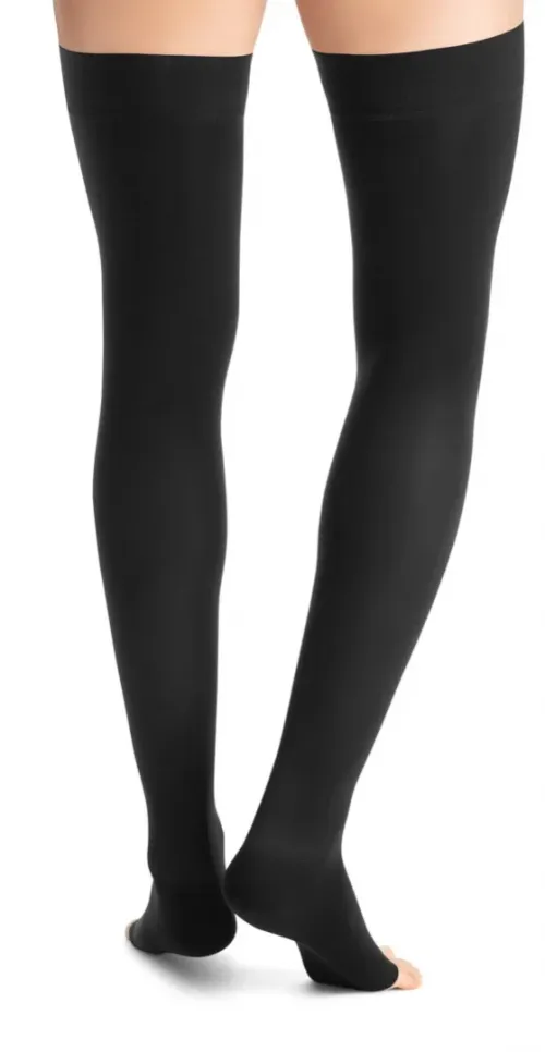Kompresní stehenní punč. JOBST Ultra Sheer - III—Běžná délka, černá barva, bez špice