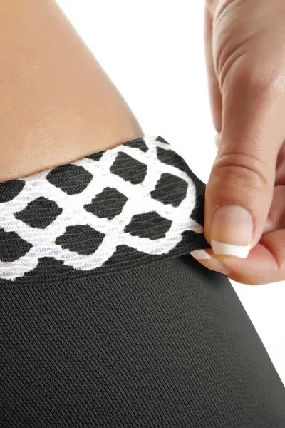 Stehenní punčochy s krajkou MAXIS MICRO (II.KT)—Velikost 5, barva černá, délka krátká, bez špice